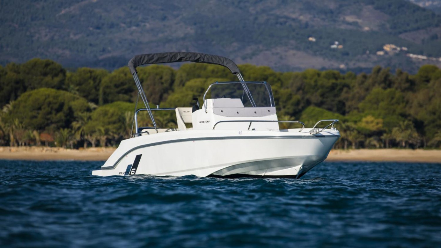 slider 0 Beneteau Flyer 6 SPACEdeck